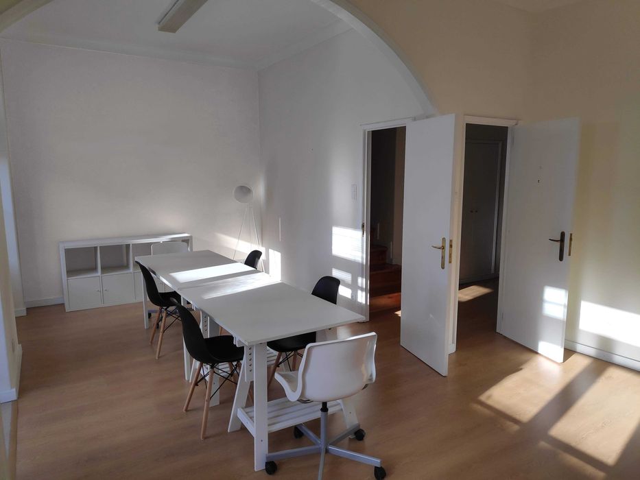 Partilha Escritório - Centro de Viana - 50m2