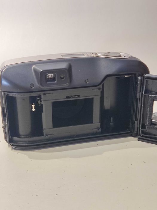 Minolta Riva Zoom 70 - Câmara Analógica