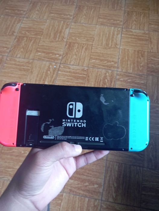 Nintendo switch já com comando e armazenamento