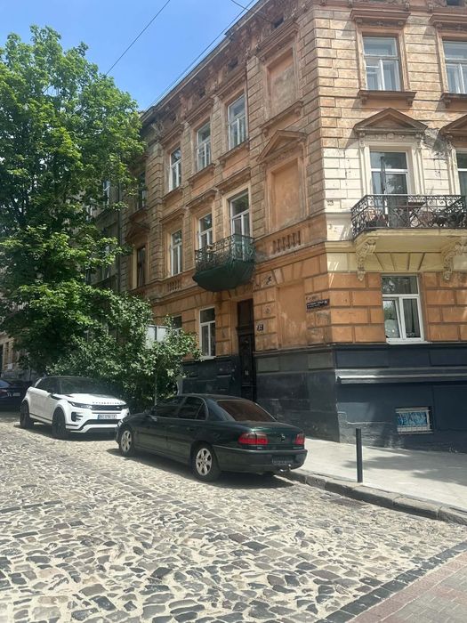 Продаж 2-ох кім. квартири вул.Кирила і Мефодія, тихий центр, поруч з парком