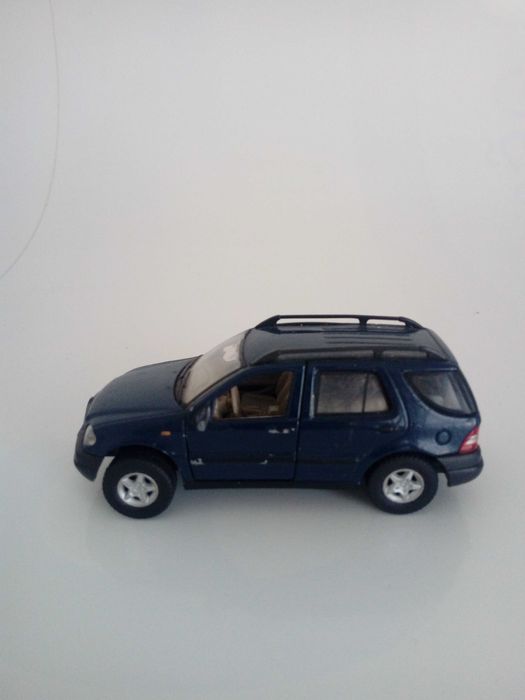 Carros miniaturas de coleção
