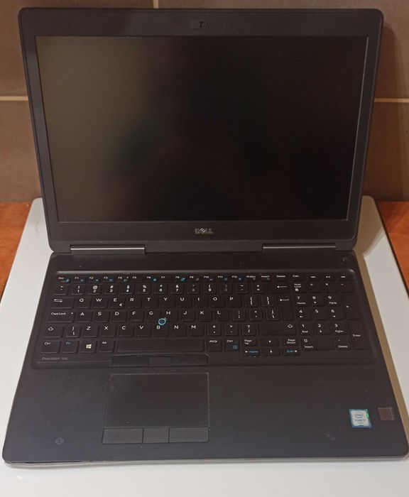 Dell Precision 7520 15,6" 500GB SSHD 16GB DDR4 i7 8t USB-C Win11 Win10 L