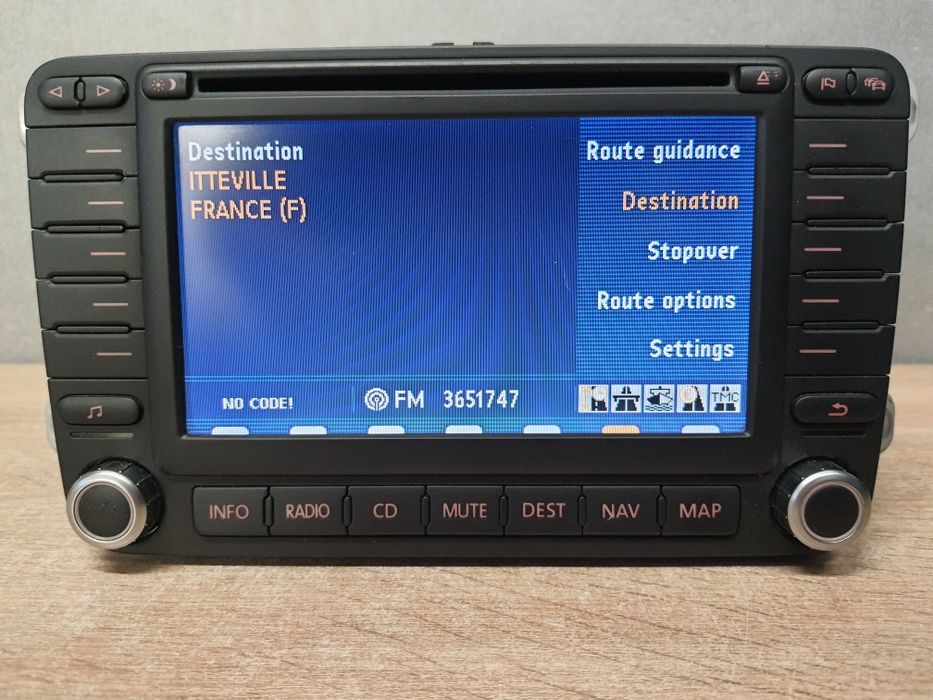 Radio samochodowe Volkswagen VW DVD Navigation 2din / Touran Passat b6 Golf 5 Caddy Passat b6 Golf plus Czarne zadbane