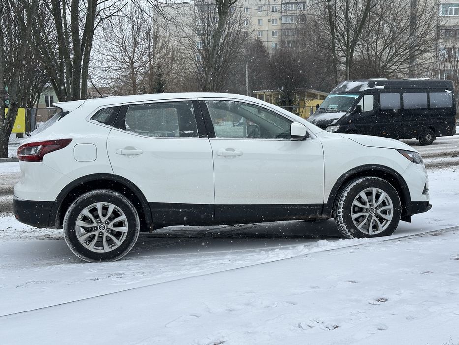 Продам Nissan rogue sport