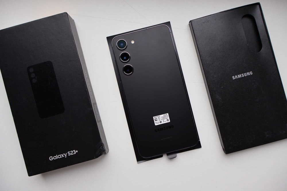 Новий Samsung Galaxy S23+ Plus 256Gb SM-G916U Phantom Black / Lavender