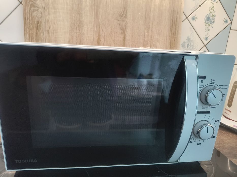 Продам мікрохвильову піч Toshiba