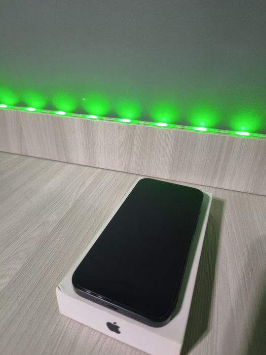 iPhone 13 256GB • Zadbane etui Guess MagSafe • Stan bdb • Duży zestaw