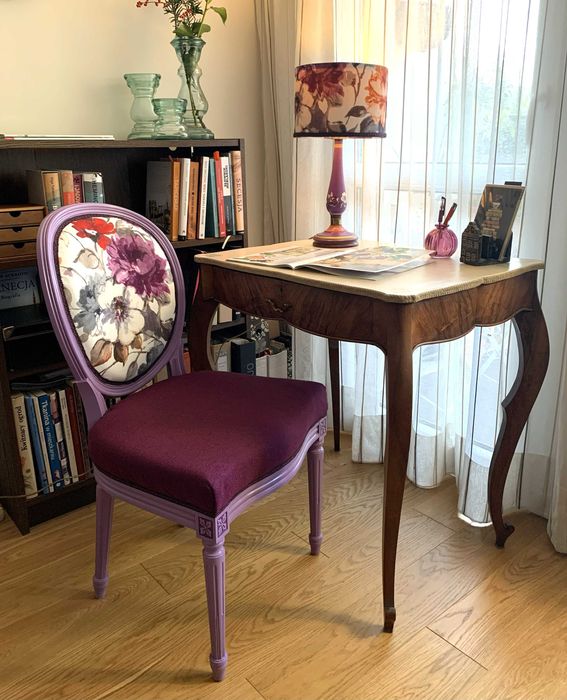 Niepowtarzalne krzesło fioletowe