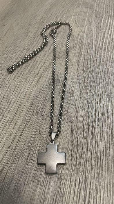 Colar Cruz Prateada