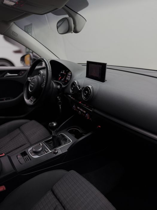 Audi A3 Limousine 1.6 TDI S-LINE kit S3