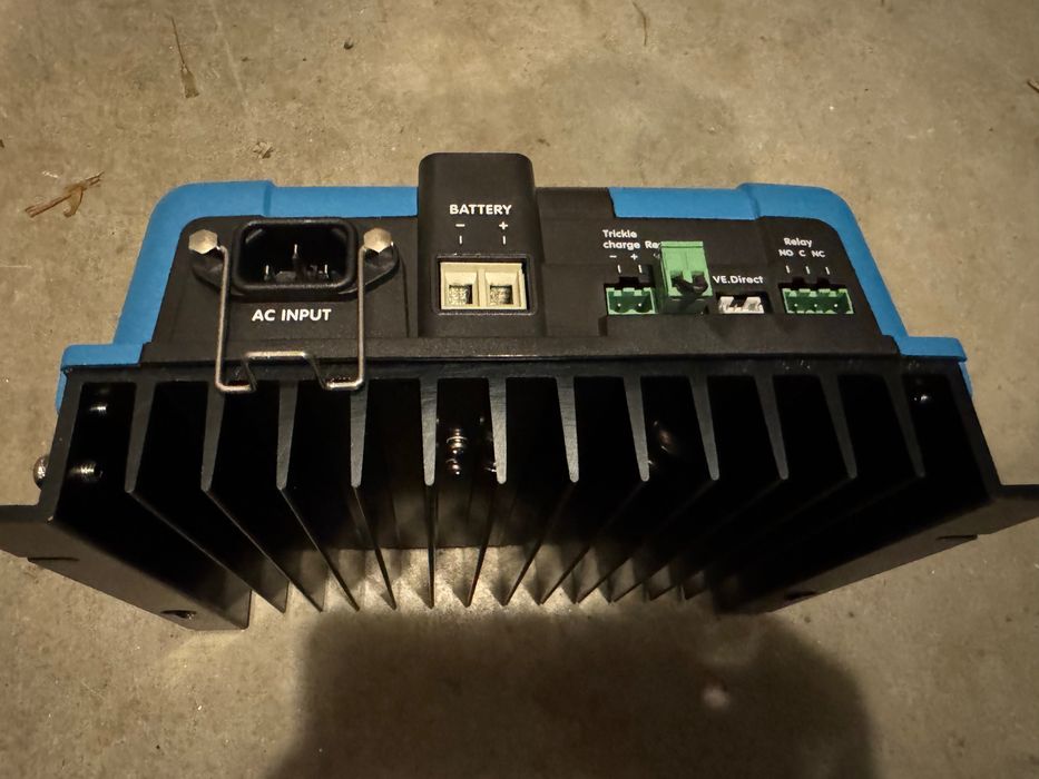 Ładowarka Victron Energy Phoenix Charger 12/50 1+1 12V 50A
