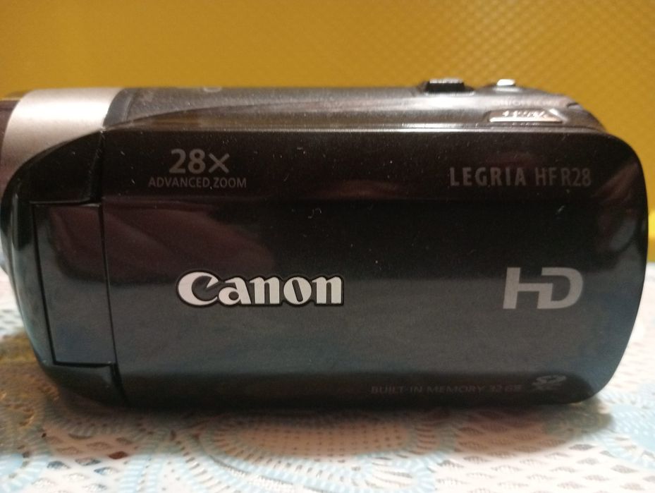 Canon legria HFR28