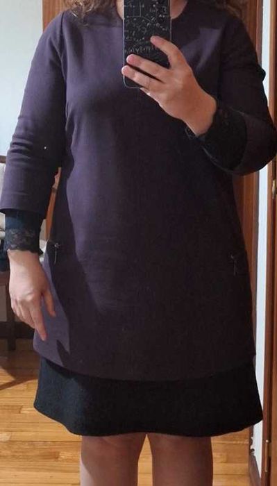 Vestido pelo joelho.