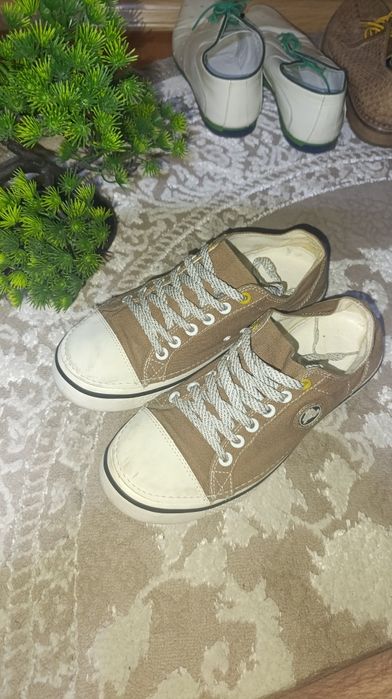 Crocs Mens Size 10 Hover Sneakers Beige White Lace-Up Shoes M10 W12