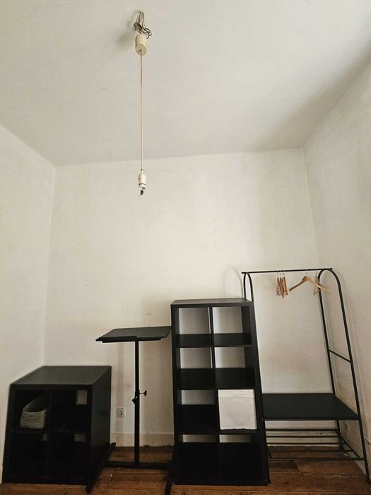 Conjunto de móveis preto para escritório