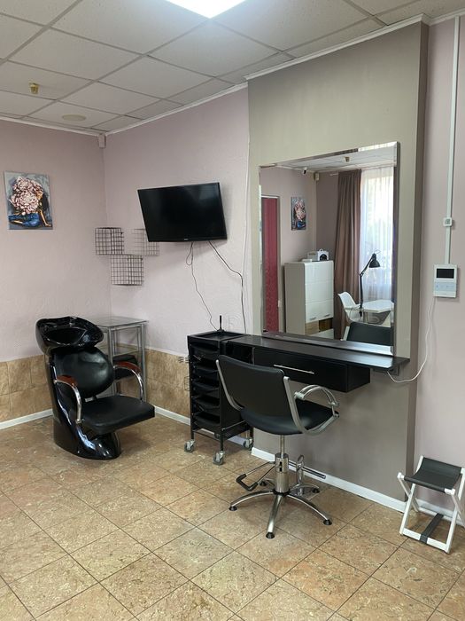 Оренда кабінет робоче місце  початок Троєщини