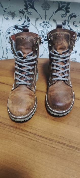 Продам женские ботинки ECCO