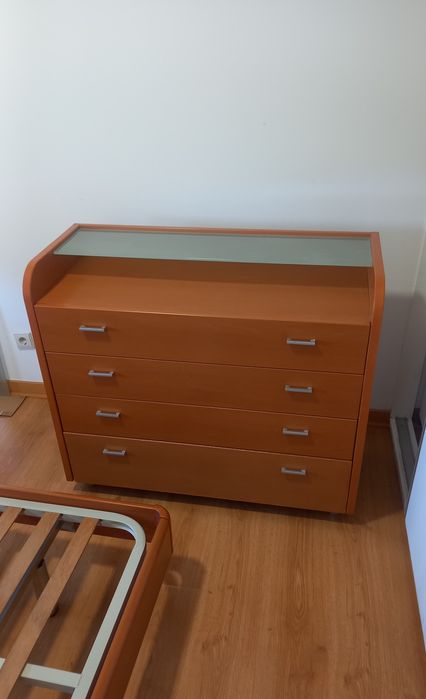 Mobília quarto cama, cómoda, espelho e 2  cabeceira PROPONHA!