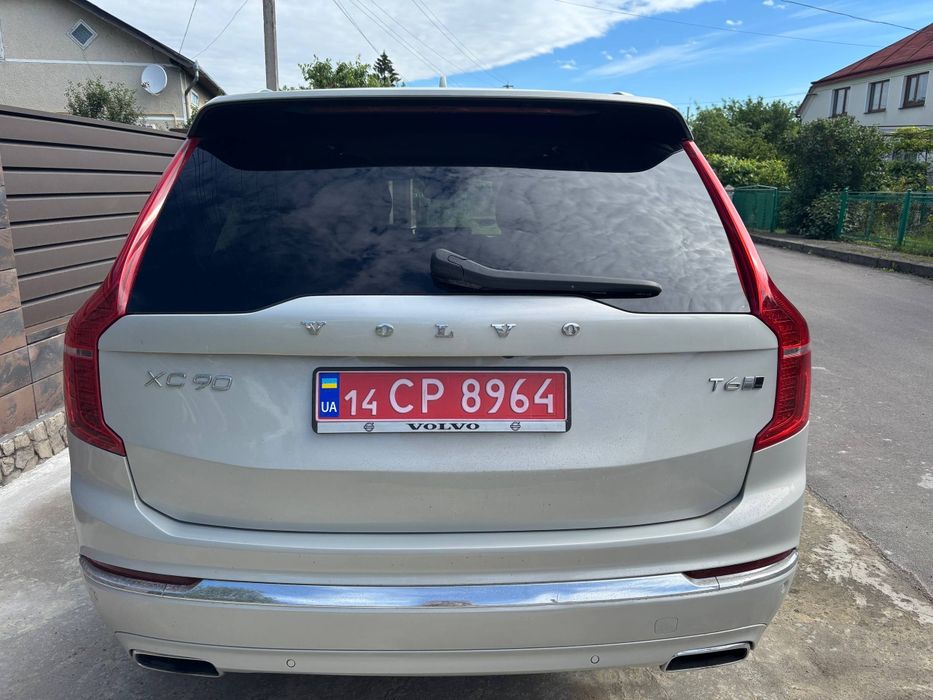Volvo XC90 2019 року