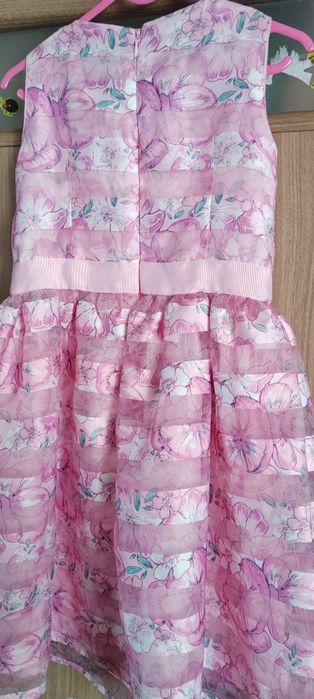 122 Sukienka różowa z kwiatkiem