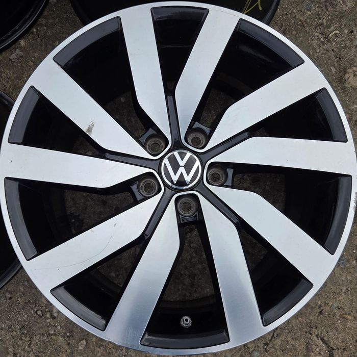 Felgi aluminiowe Vw Passat Sharan Arteon T-Roc 8x18 ET44 5x112