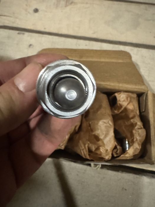 Продам гідрокомпенсатори Ниву Шевроле