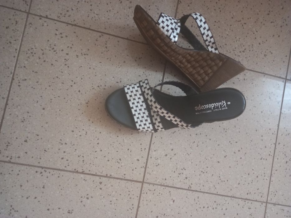 Eleganckie klapki damskie