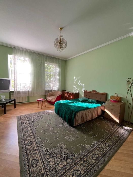 Продаж маєтку в парковій зоні