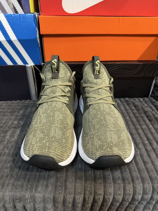 Оригінальні кросівки Fila 42(26,5см)