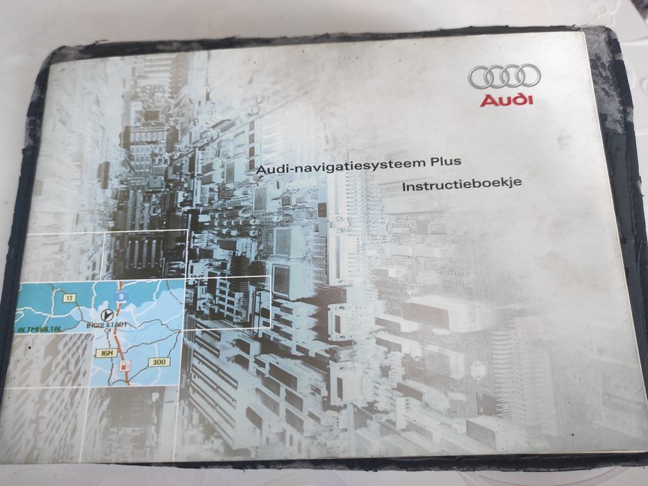 Магнитола RNS-D и CD чейнджер от Ауди а6с5