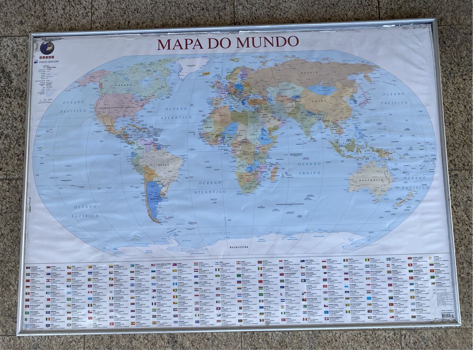 Mapa do Mundo com Bandeiras (Emoldurado) – 10€