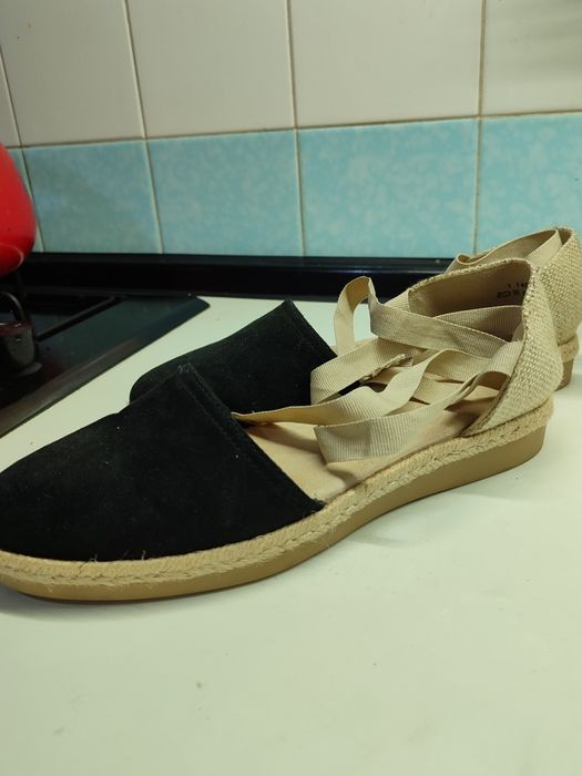 Продам босоножки