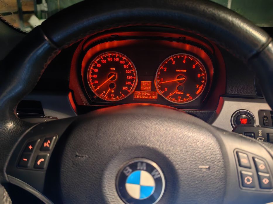 Sprzedam BMW E90 2010r
