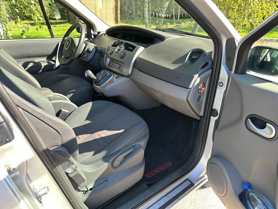 Renault Scenic 2008  II покоління (FL)  2.0i MT (135 к.с.) Газ/Бензин