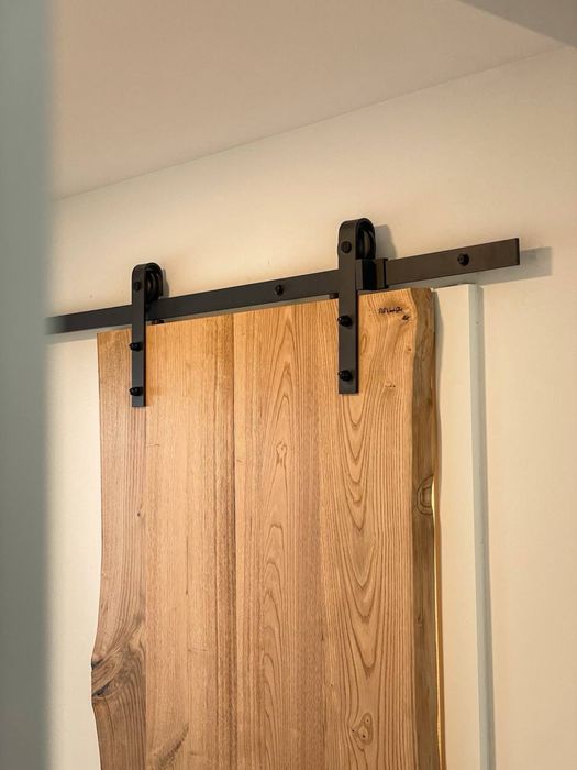 Porta de correr de madeira maciça