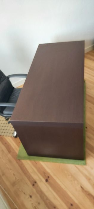 Secretária em excelente estado