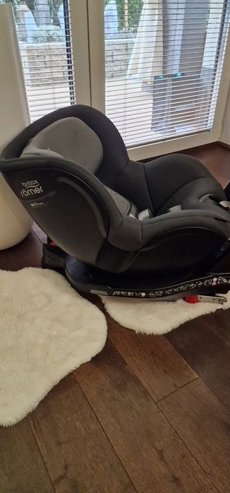 Fotelik samochodowy obrotowy Britax Romer Dualfix iSize 360