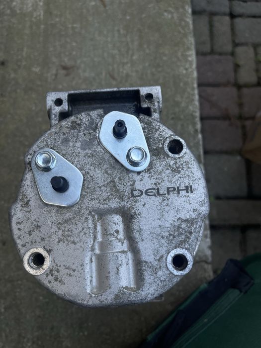 Компресор кондеціонера на віваро 2,5 2007 рокк