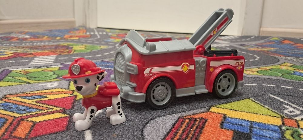 Продам машинки щенячий патруль (Гонщик, Рокі, Маршал, Скай)