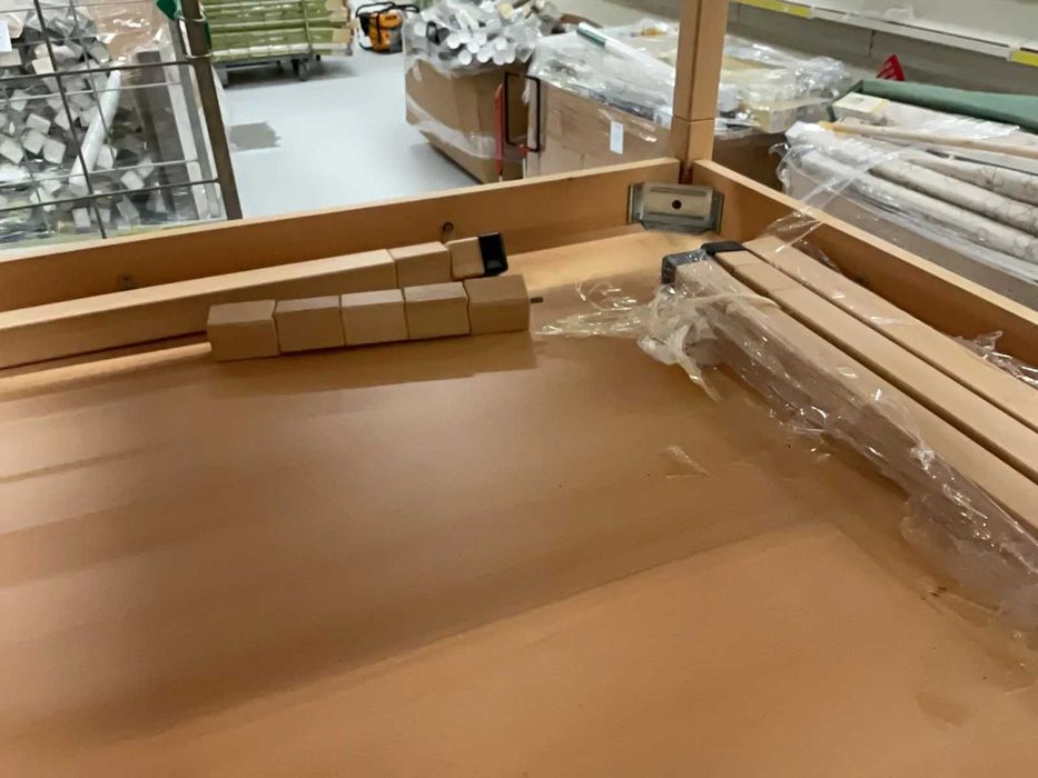 stolik dziecięcy szkolny kwadratowy 120x120 regulowany