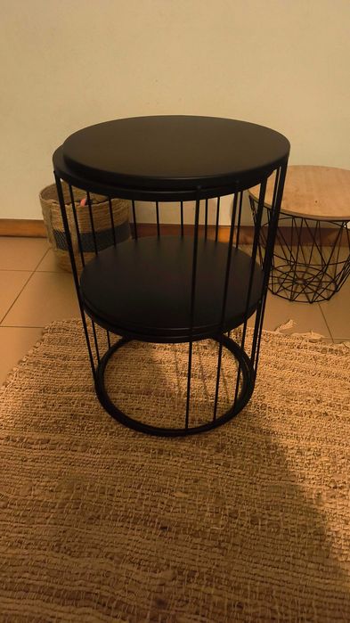 Mesa de Apoio  ou mesinha cabeceira