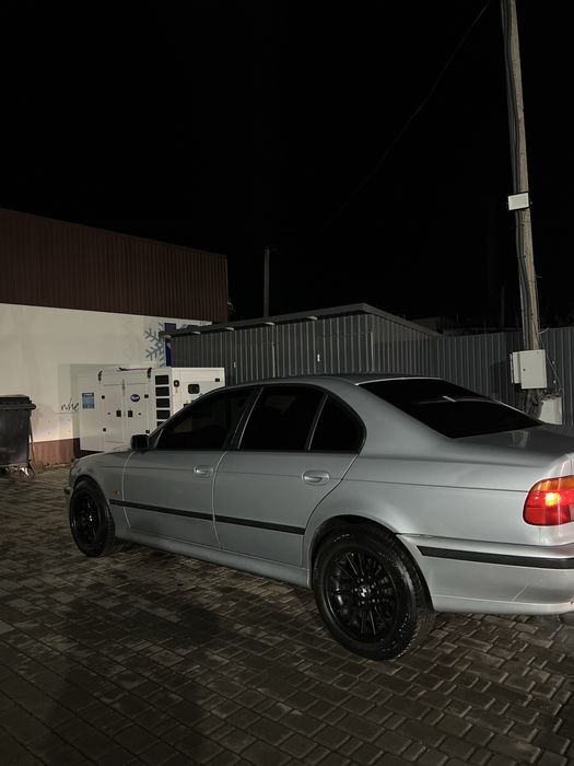 Продам BMW E39 2.0