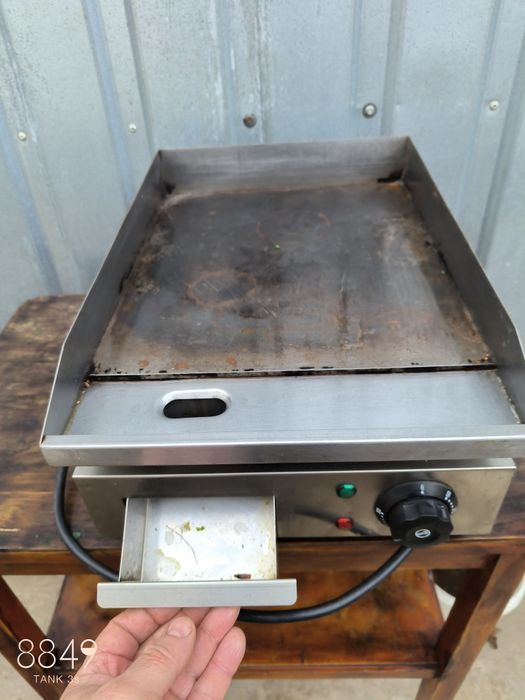 Продам жарильну поверхню , гриль.