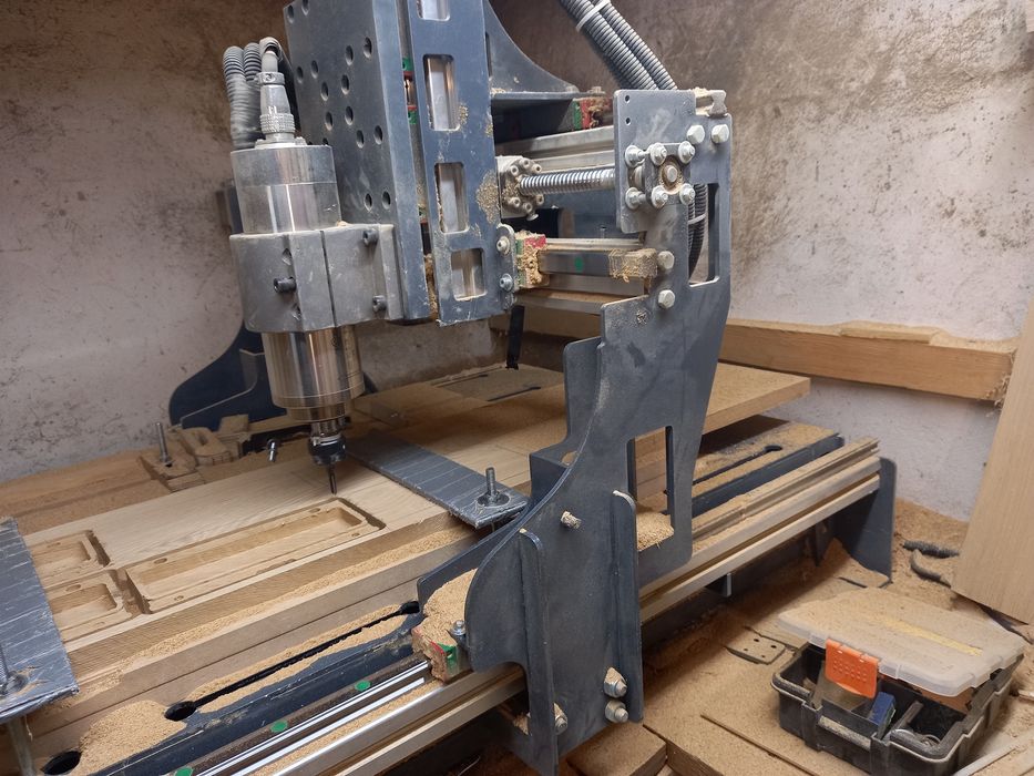 Станок ЧПУ 1700×1000×190 на hgr20 швп 2005 Nema34 шпиндель 2.2кв CNC