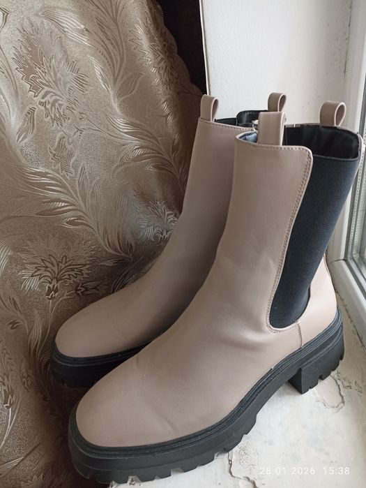 Ботинки женские бежевые классные