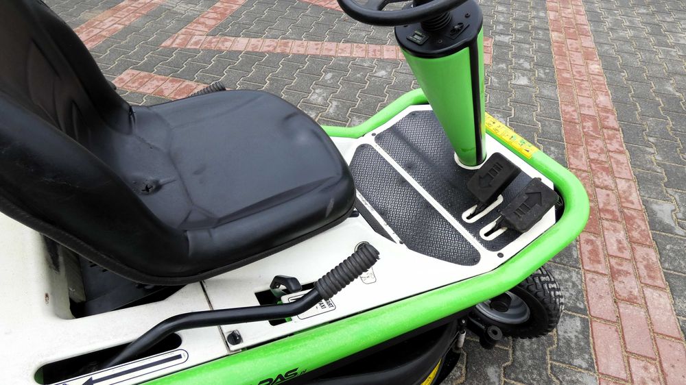 Traktor kosiarka Etesia Hydro 80 Kawasaki 2 Cylindry (260215.6) Baras