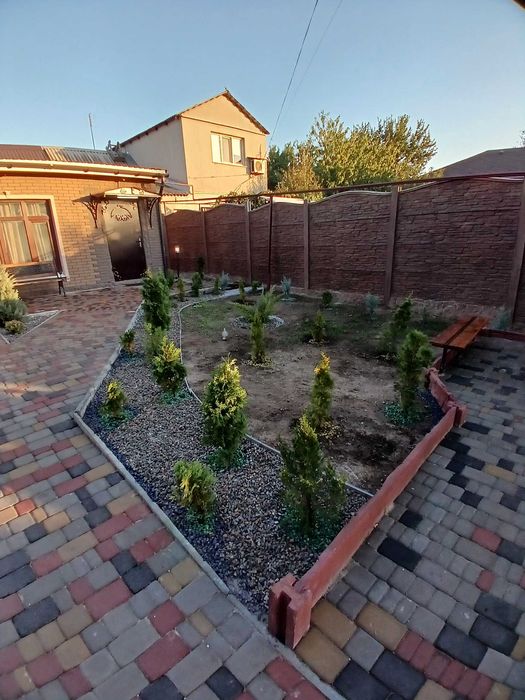 Продам уютный новый теплый дом с беседкой.