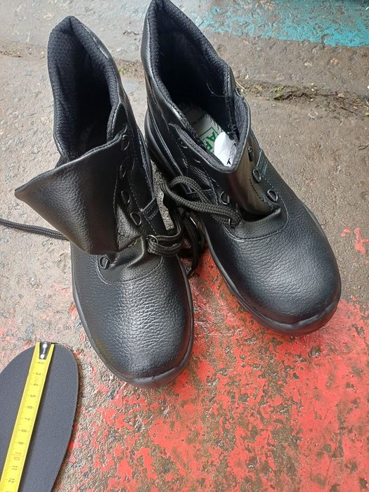 Ботинки  41.42 .43 размер