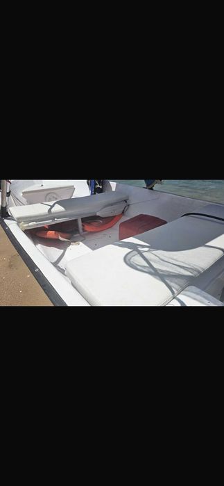 Barco com motor suzuki 15cv