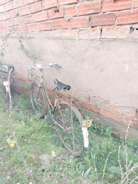 Bicicleta  antiga para restauro
